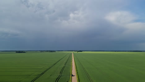 Camino-Rural-En-Amplias-Tierras-Agrícolas.-Lapso-De-Tiempo