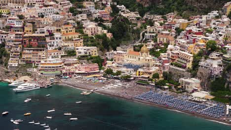 Wunderschöne-Luftaufnahme-über-Positano,-Amalfiküste,-Italien