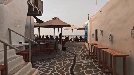 Puesta-De-Sol-En-El-Pueblo-De-Naoussa-En-Paros