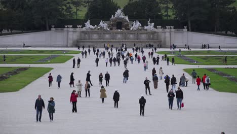 Neptunbrunnen-Vor-Schloss-Schönbrunn-In-Wien,-Österreich