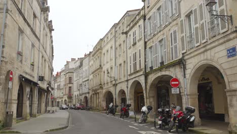 Panoramic-view-of-historic-street-in-La-Rochelle,-France