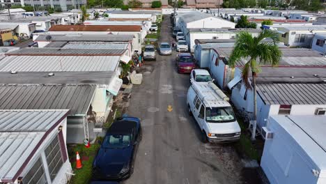 Low-income,-cheap-mobile-home-housing-in-Florida