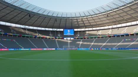 Drohne-Olympiastadion-Fußballplatz-Zentralaufnahme-UEFA-Euro2024