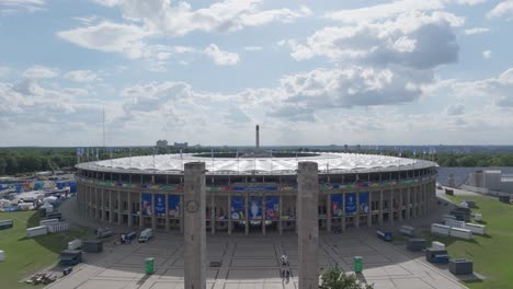 Estadio-Olímpico-Berlín-Anillos-Olímpicos-Logo-Torres-Entrada-Uefa-Euro2024-Señalización