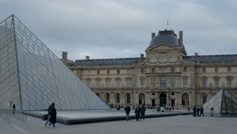 The-Louvre-museum-and-its-famous-pyramid-in-Paris