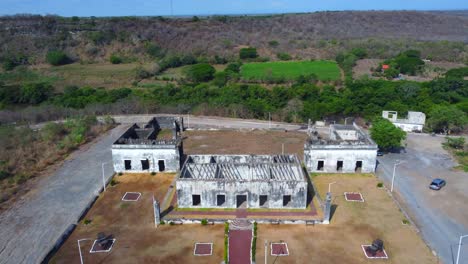 nice-view-of-the-ruins-of-Hacienda-Santa-Anna-with-drone-in-Puente-Nacional,-Veracruz,-Mexico