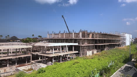 Trabajos-De-Construcción-De-Un-Hotel-En-Canggu-Bali-Para-El-Turismo.