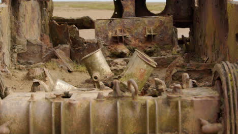 Mid-shot-of-the-tank-on-the-beach