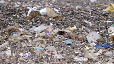 Strandverschmutzung-In-Carter-Road-Mumbai-Indien-Nahaufnahme