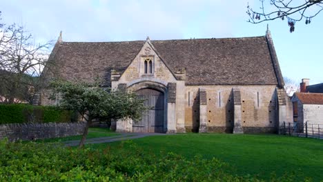 Vista-Exterior-Del-Museo-De-La-Vida-Rural-De-Somerset-Que-Muestra-La-Vida-Social-Y-Agrícola-Y-Tiempos-Pasados-En-Los-Niveles-De-Somerset-En-Glastonbury,-Inglaterra,-Reino-Unido