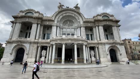 Palace-of-Fine-Arts-Palacio-de-Bellas-Artes-central-Mexico-City,-front