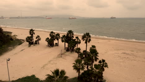 Entspannen-Sie-Sich-Bei-Einem-Virtuellen-Kurzurlaub-An-Einem-Atemberaubenden-Andalusischen-Strand-In-Spanien-Mit-Diesem-Faszinierenden-4K-Drohnenvideo