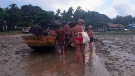 Amazonas,-Brasilien:-Herausforderung-Kanalüberquerung:-Boot-Ohne-Benzin