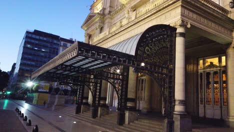 Teatro-Colon-Y-Alrededores-Por-La-Noche