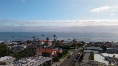 Lujoso-Barrio-Suburbano-En-Bird-Rock-Con-Vista-Al-Océano-Pacífico-En-San-Diego,-California,-Estados-Unidos