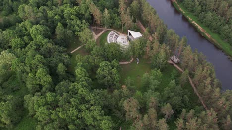 Aerial-view-of-the-city-of-Strenci-showing-a-mix-of-urban-and-natural-elements