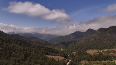 Bosque-Y-Nubes-En-Pobla