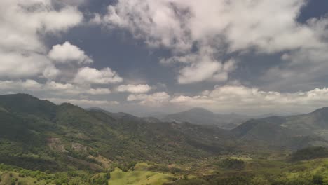 Vista-Aérea-De-Un-Valle-Increíble