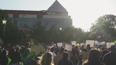 „Black-Lives-Matter“-Demonstranten-Marschieren-Vor-Der-VCU-Richmond