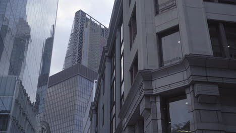 Bus-passing-through-the-shot-in-the-City-of-London