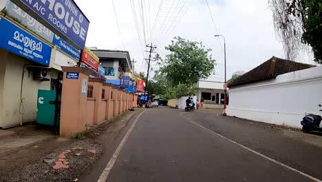 Toma-De-Lapso-De-Tiempo-De-Una-Aldea-Del-Sur-De-La-India,-Transporte,-Vehículo