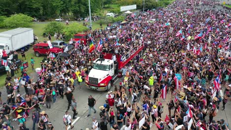 Mayor-Protesta-En-Puerto-Rico-Gente-Exigiendo-La-Renuncia-Del-Gobernador-Ricky-Rosello