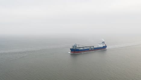 Selbstlöscher,-Selbstlöschschiff-Verlässt-Den-Hafen-Von-Cuxhaven-In-Die-Nordsee