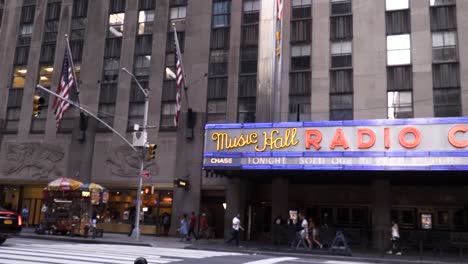 Zeitlupe-Der-Radio-City-Music-Hall-In-New-York-City