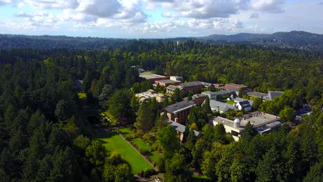 Una-Vista-Aérea-De-Los-Edificios-Académicos-Del-Campus