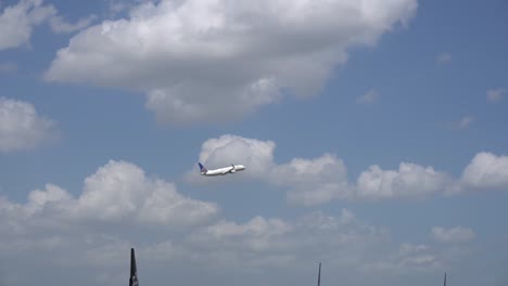 A-clip-of-airliners-taking-off-from-a-Houston-Airport