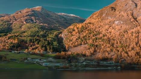 Vogelperspektive-Des-Oppstrynsvatnet-Und-Seiner-Uferlinie