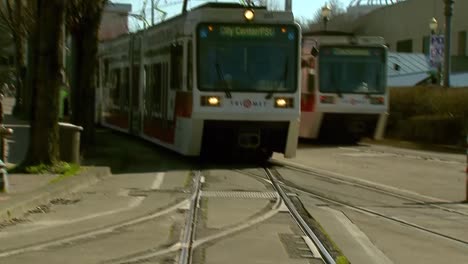 TRIMET-MAX-MOVING-AND-TRACK