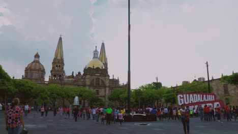 Blick-Auf-Die-Kathedrale-In-Der-Innenstadt-Von-Guadalajara-Vom-Liberación-Platz