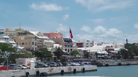 Bermuda-Fähre,-Die-Von-Hamilton-City-Zur-Royal-Naval-Dockyard-Fährt