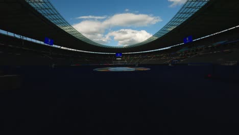 FPV-Drohne-Olympiastadion-Berlin-UEFA-Euro2024-Rennen-Aus-Dem-Stadiontunnel-Auf-Das-Spielfeld