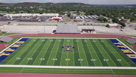 Dies-Ist-Ein-Luftbildvideo-Des-Antler-Stadiums-In-Kerrville,-Texas