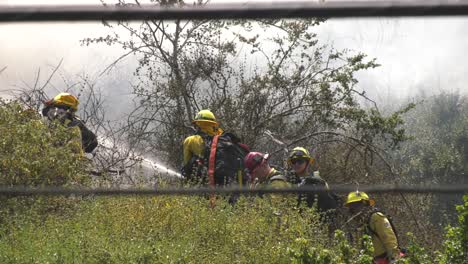 Los-Bomberos-Responden-Al-Gran-Incendio-Forestal