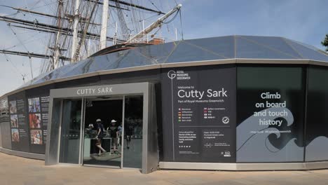 Entrance-to-the-Cutty-Sark-ship-exhibit-in-Greenwich,-London,-United-Kingdom,-July-2023