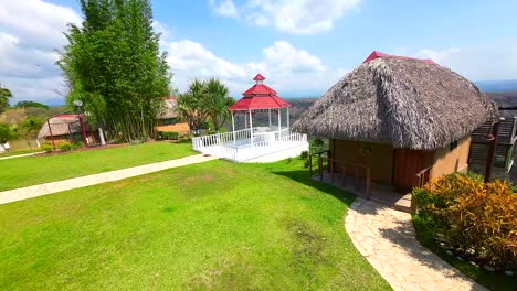 Schöne-Aussicht-Auf-Das-Öko-Villen-Cottage-Mit-Drohne-In-Tlaltetela,-Veracruz,-Mexiko