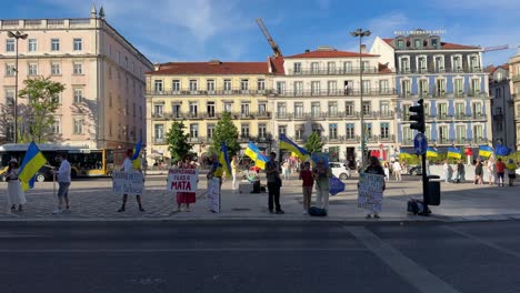 Pro-Ukraine-manifestation-at-Dom-Pedro-IV-square