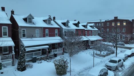 Christmas-winter-scene-in-american-neighborhood