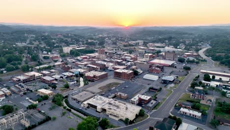 Luftaufnahme-Hoch-über-Bristol,-Tennessee,-Virginia