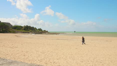 Sea-view-of-Fouras-beach,-Charente-Maritime,-France