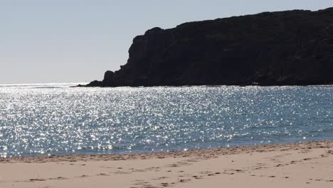 Es-Heißt-Playa-De-Bolonia-An-Der-Costa-De-La-Luz,-Auch-Bekannt-Als-Die-Küste-Des-Lichts