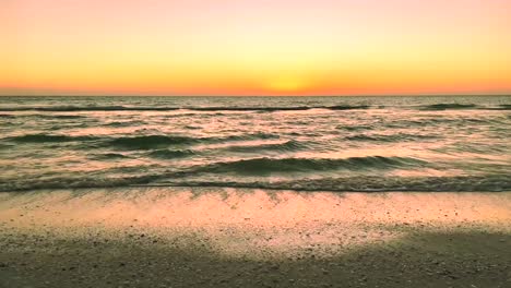 Palm-Beach-Sonnenuntergang-Wellen_iPhone-Pro-12-Max_4k30fps_1.mp4