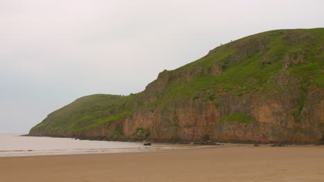 La-Playa-De-Arena-Frente-A-Brean-Down-En-La-Costa-De-Somerset-En-Gran-Bretaña