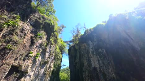 Wunderschöne-Luftaufnahme-Mit-Drohne-Auf-Dem-Wasserfall-Texolo-In-Der-Nähe-Der-Magischen-Stadt-Xico,-Veracruz,-Mexiko