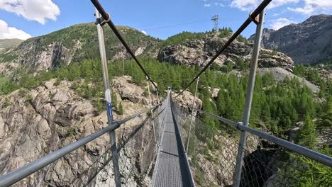 Hanging-bridge-at-Zermatt-in-the-valley-at-Swiss-Alps-in-Switzerland,-Europe