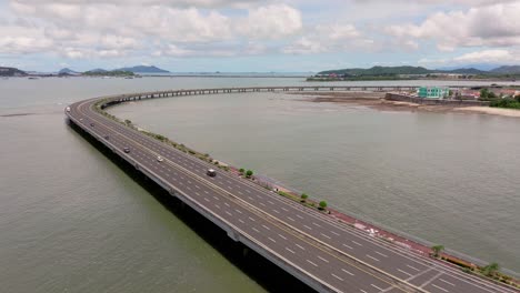 Aerial-shot-following-the-cinta-costera-3-with-Amador-causeway-in-the-background