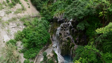 La-Gloria-waterfall-and-the-Mezquital-Canyon-at-Grutas-Tolantongo,-Mexico